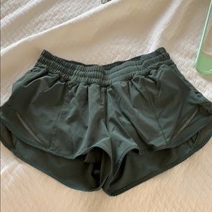Hotty hot 2” shorts
